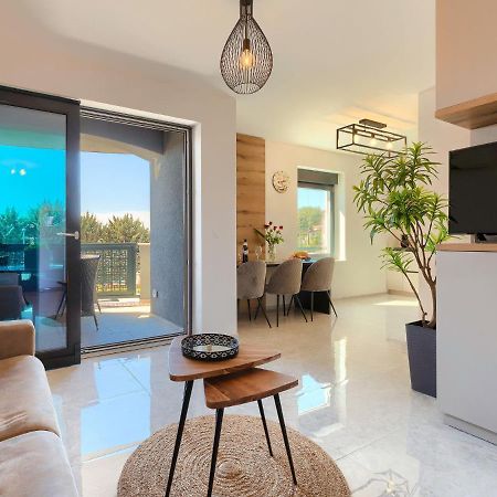 Apartment Wing 77 By Interhome Póla Kültér fotó