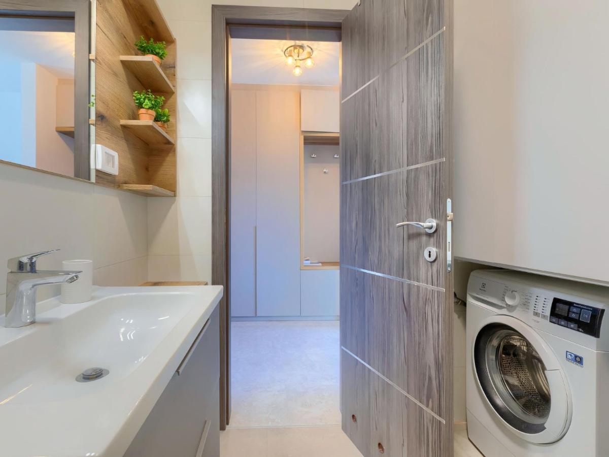 Apartment Wing 77 By Interhome Póla Kültér fotó