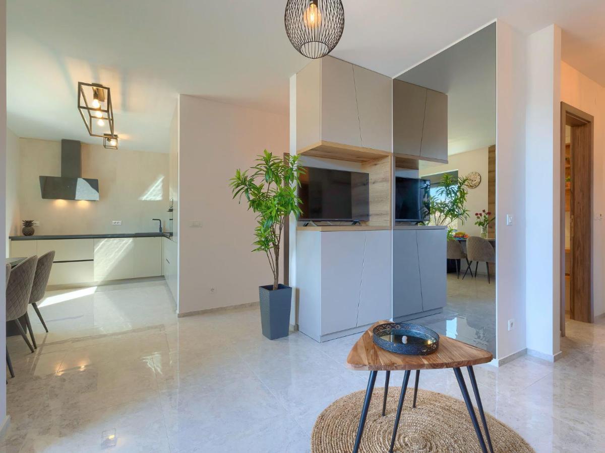 Apartment Wing 77 By Interhome Póla Kültér fotó