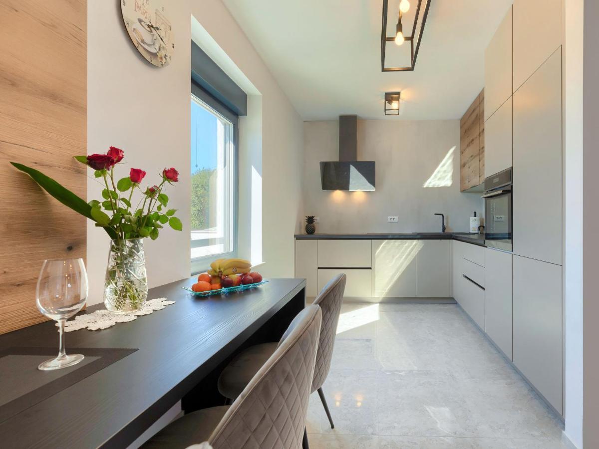 Apartment Wing 77 By Interhome Póla Kültér fotó